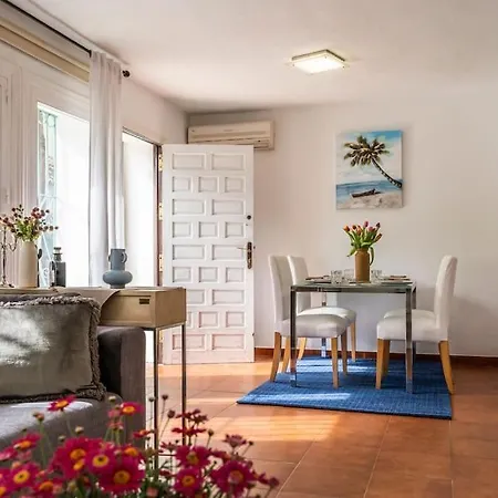 度假居 Elviria Beachside House 马尔韦利亚