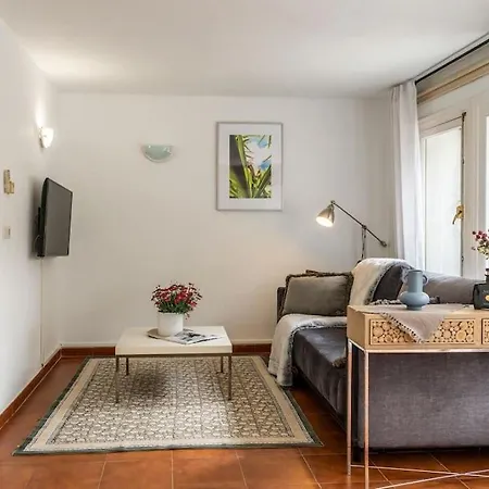 Elviria Beachside House 度假居