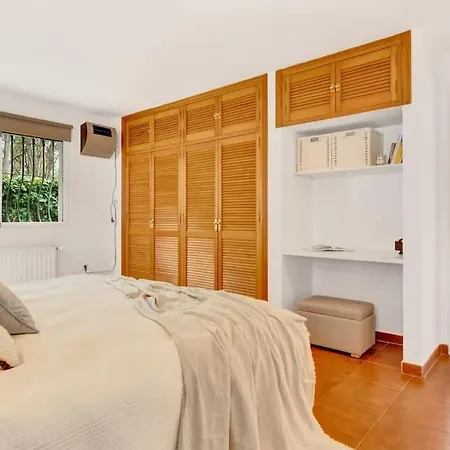 Elviria Beachside House 度假居 马尔韦利亚